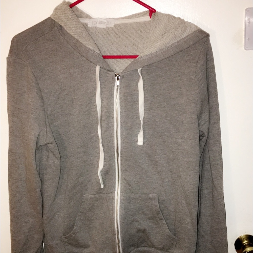 Grey fitted sweater